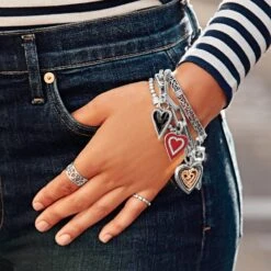 Midnight Heart Amulet -Moonlink Jewelry Shop midnight heart amulet silver black 2 354b3983 f5fa 4a1d bbf4 b6ea77595ac8