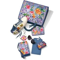 Trellis Blooms Medium Folio Wallet -Moonlink Jewelry Shop trellis blooms medium folio wallet multi 3